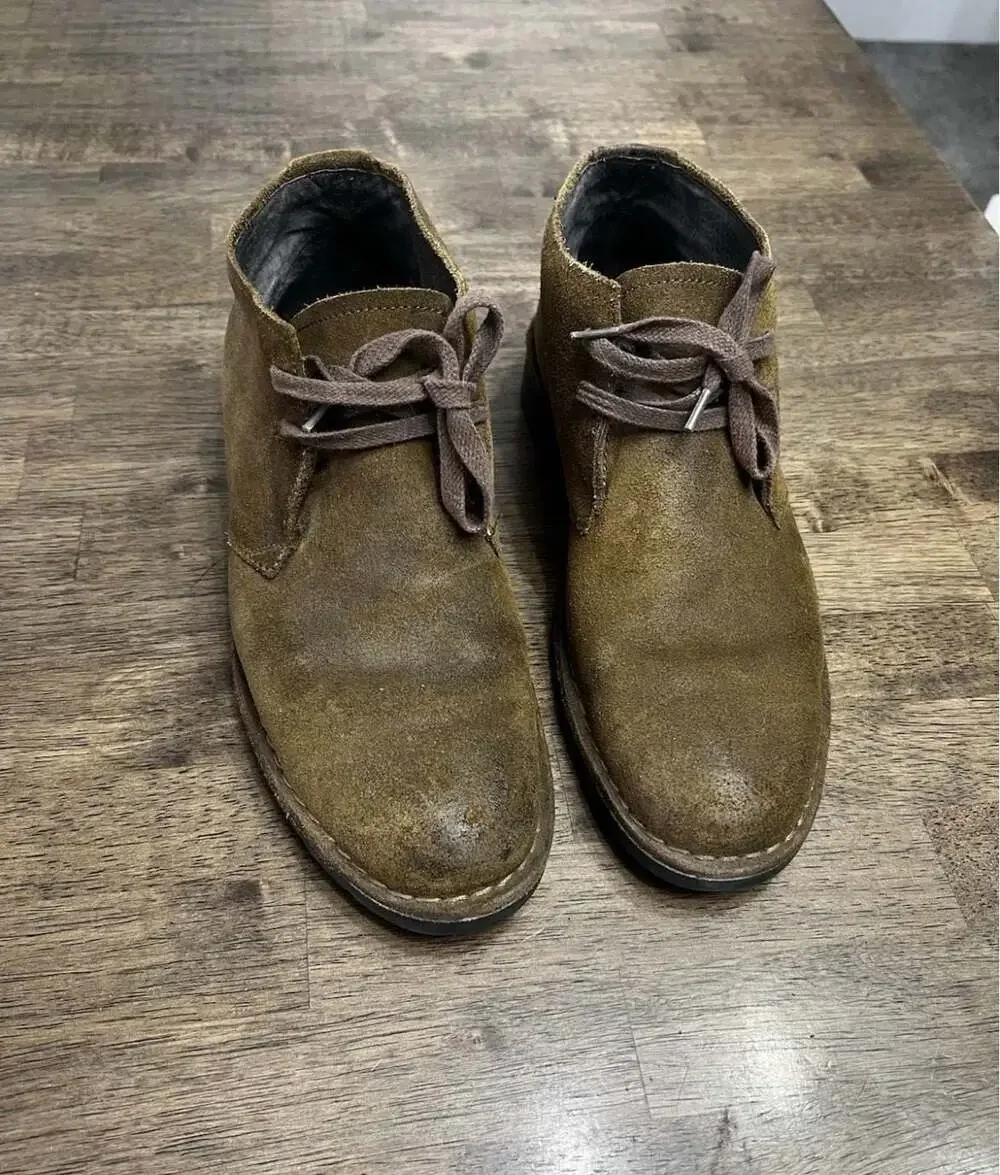 John Varvatos Star USA Suede Chukka Boots Featuring Duralit Men's 8.5 M